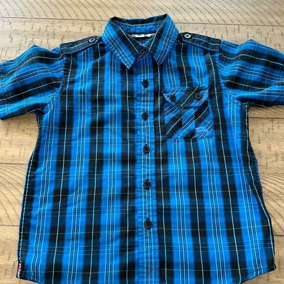 Surf 🏄🏻‍♀️ Sea 🌊 Skateboard 🛹 & Camp 🏕️ Shirt Secured pocket 4 🔑 💵 - Picture 1 of 17